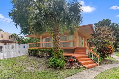 Condo in Tamarac, Florida, 1 bedroom  № 1991929 - photo 14