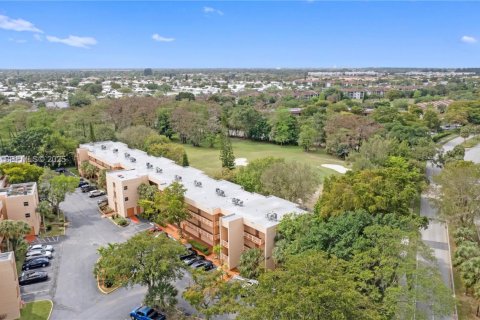Condo in Tamarac, Florida, 1 bedroom  № 1991929 - photo 28
