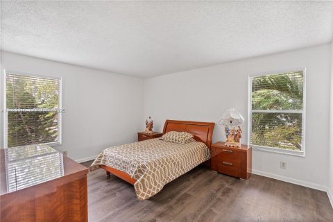 Condo in Tamarac, Florida, 1 bedroom  № 1991929 - photo 5