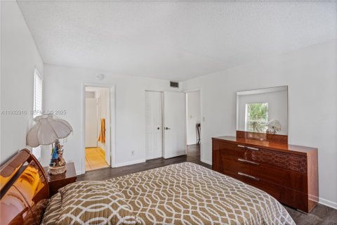 Condo in Tamarac, Florida, 1 bedroom  № 1991929 - photo 3