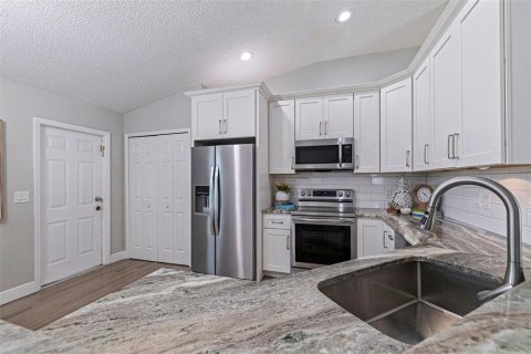 House in Largo, Florida 3 bedrooms, 138.98 sq.m. № 1905548 - photo 5