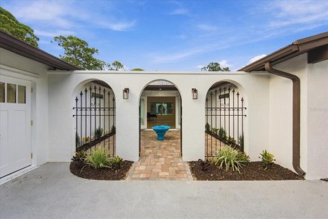 Villa ou maison à vendre à Sarasota, Floride: 3 chambres, 216.09 m2 № 2421802 - photo 4