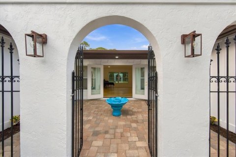 Villa ou maison à vendre à Sarasota, Floride: 3 chambres, 216.09 m2 № 2421802 - photo 9