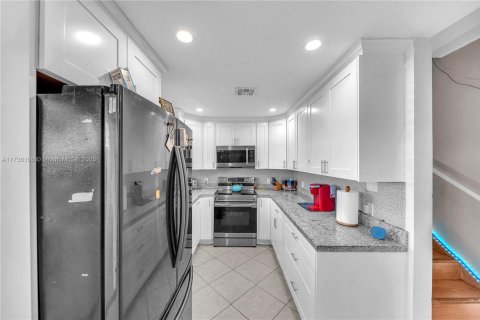 Adosado en venta en Sunrise, Florida, 3 dormitorios, 162.58 m2 № 1488158 - foto 11