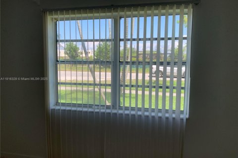 Copropriété à louer à Miami, Floride: 1 chambre, 75.53 m2 № 2024941 - photo 5