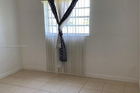 Copropriété à louer à Miami, Floride: 1 chambre, 75.53 m2 № 2024941 - photo 8