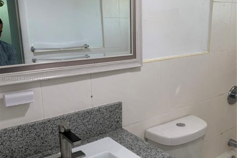 Copropriété à louer à Miami, Floride: 1 chambre, 75.53 m2 № 2024941 - photo 2