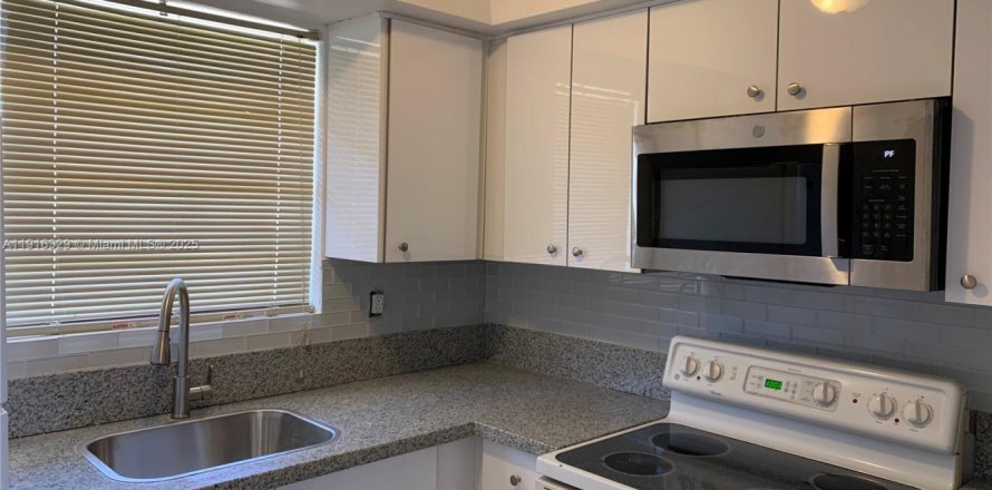 Condo à Miami, Floride, 1 chambre  № 2024941