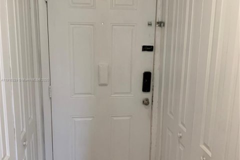 Copropriété à louer à Miami, Floride: 1 chambre, 75.53 m2 № 2024941 - photo 7