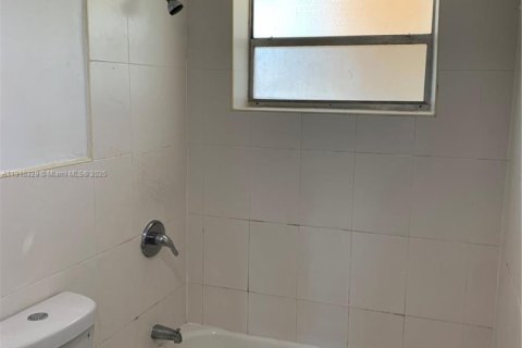 Copropriété à louer à Miami, Floride: 1 chambre, 75.53 m2 № 2024941 - photo 3