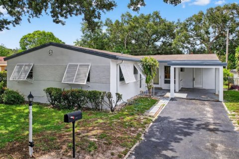 Купить виллу или дом в Холливуд, Флорида 4 спальни, 112.32м2, № 1956759 - фото 2