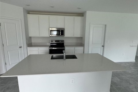 Villa ou maison à louer à Davenport, Floride: 4 chambres, 179.49 m2 № 2425997 - photo 3