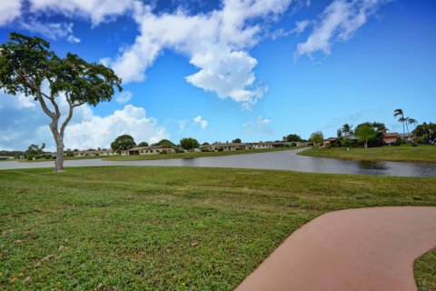 Villa ou maison à louer à Delray Beach, Floride: 2 chambres, 120.4 m2 № 804826 - photo 1