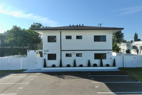 Apartamento en alquiler en Miami, Florida, 3 dormitorios, 92.9 m2 № 1989585 - foto 9