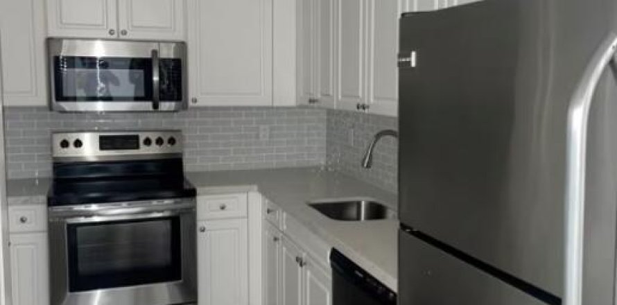Condo in West Palm Beach, Florida, 2 bedrooms № 678809