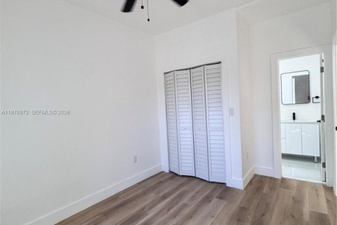 Propiedad comercial en venta en Miami, Florida, 356.37 m2 № 2043913 - foto 14