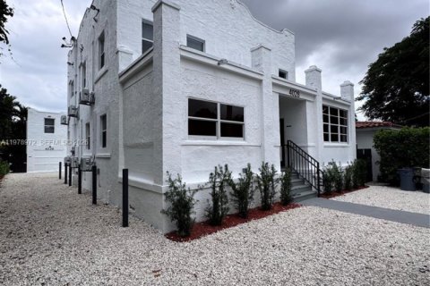 Propiedad comercial en venta en Miami, Florida, 356.37 m2 № 2043913 - foto 2