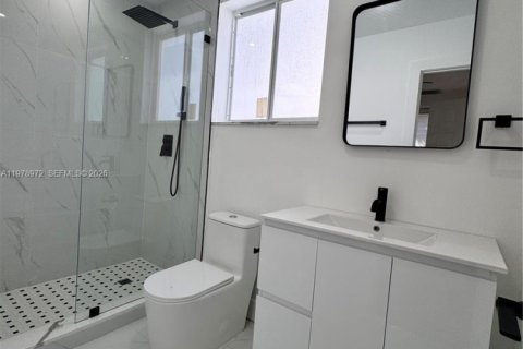 Propiedad comercial en venta en Miami, Florida, 356.37 m2 № 2043913 - foto 11