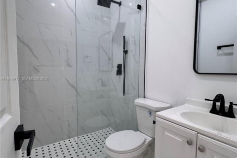 Propiedad comercial en venta en Miami, Florida, 356.37 m2 № 2043913 - foto 10