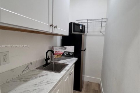 Propiedad comercial en venta en Miami, Florida, 356.37 m2 № 2043913 - foto 7