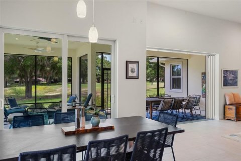 House in Lady Lake, Florida 4 bedrooms, 235.14 sq.m. № 1771275 - photo 8