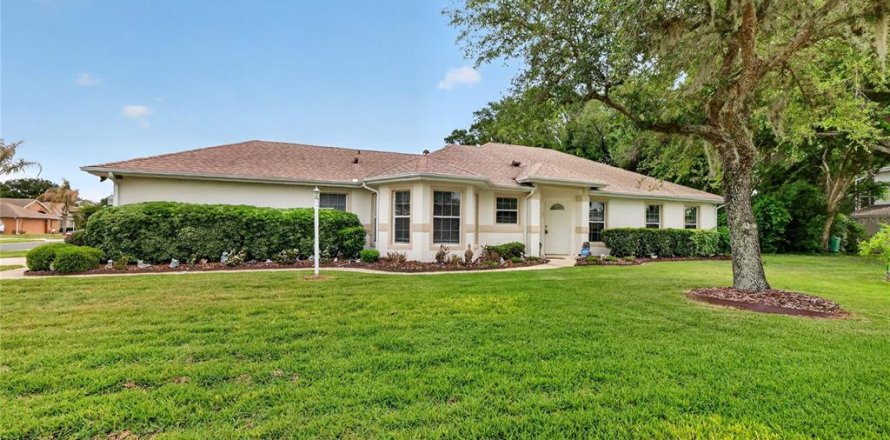 Casa en Leesburg, Florida 2 dormitorios, 148.64 m2 № 2107307