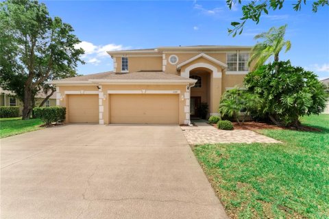 Casa en venta en Kissimmee, Florida, 6 dormitorios, 262.08 m2 № 1648971 - foto 1