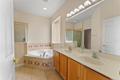 Casa en venta en Kissimmee, Florida, 6 dormitorios, 262.08 m2 № 1648971 - foto 22