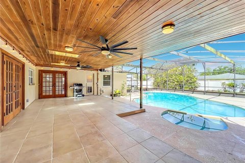House in Longwood, Florida 4 bedrooms, 205.5 sq.m. № 2096939 - photo 3