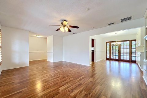 House in Longwood, Florida 4 bedrooms, 205.5 sq.m. № 2096939 - photo 11