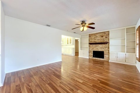 House in Longwood, Florida 4 bedrooms, 205.5 sq.m. № 2096939 - photo 10