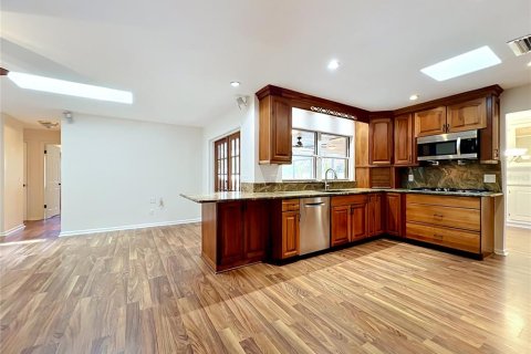 House in Longwood, Florida 4 bedrooms, 205.5 sq.m. № 2096939 - photo 27
