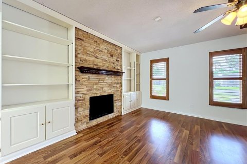 House in Longwood, Florida 4 bedrooms, 205.5 sq.m. № 2096939 - photo 13