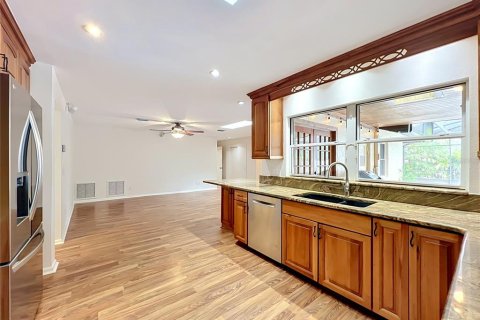 House in Longwood, Florida 4 bedrooms, 205.5 sq.m. № 2096939 - photo 23