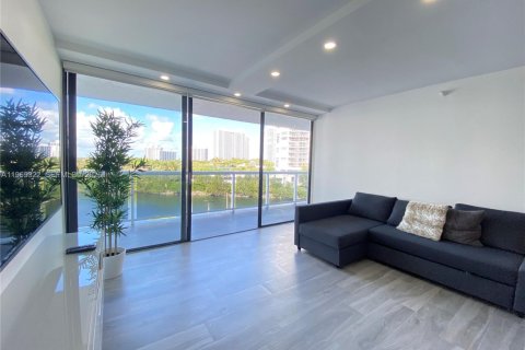 Снять в аренду кондоминиум в Авентура, Флорида 2 спальни, 105.82м2, № 2030064 - фото 5