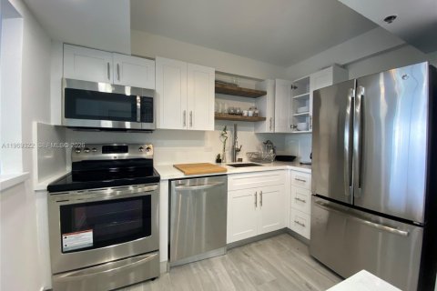 Condo in Aventura, Florida, 2 bedrooms  № 2030064