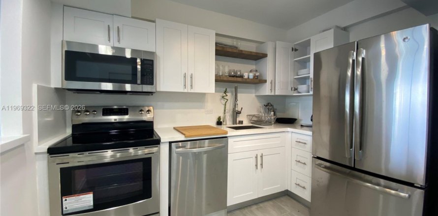 Кондоминиум с 2 спальнями в Авентура, Флорида № 2030064