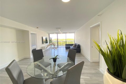 Снять в аренду кондоминиум в Авентура, Флорида 2 спальни, 105.82м2, № 2030064 - фото 4