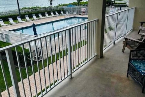 Condo in Jensen Beach, Florida, 1 bedroom  № 2389893 - photo 15