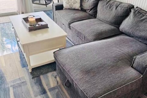 Condo in Jensen Beach, Florida, 1 bedroom  № 2389893 - photo 2