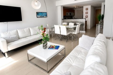 Condominio en venta en Miami, Florida, 1 dormitorio, 74.51 m2 № 2085011 - foto 4