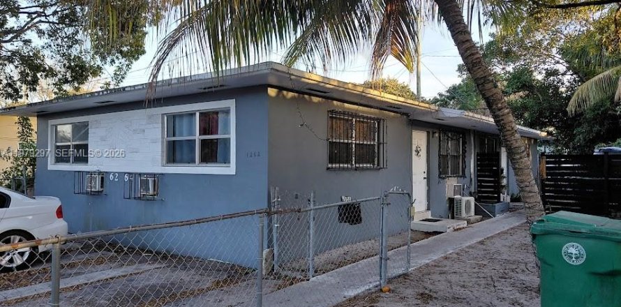 Коммерческая недвижимость в Майами, Флорида 155.52м2 № 2046033