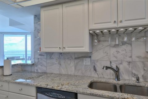 Condominio en venta en Daytona Beach, Florida, 2 dormitorios, 118.45 m2 № 2145563 - foto 17