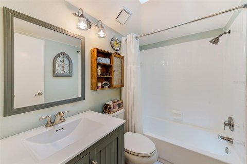 Condominio en venta en Palm Harbor, Florida, 2 dormitorios, 131.46 m2 № 1910715 - foto 27