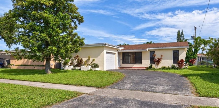 Casa en Sunrise, Florida 3 dormitorios, 133.5 m2 № 2378846