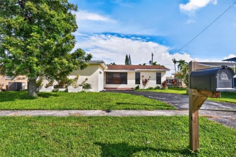 Casa en venta en Sunrise, Florida, 3 dormitorios, 133.5 m2 № 2378846 - foto 3