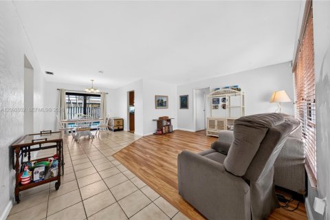 Casa en venta en Sunrise, Florida, 3 dormitorios, 133.5 m2 № 2378846 - foto 6