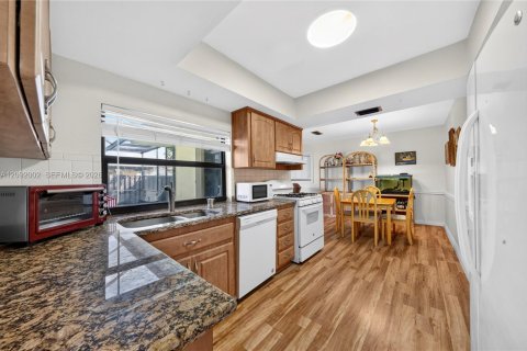 Casa en venta en Sunrise, Florida, 3 dormitorios, 133.5 m2 № 2378846 - foto 10