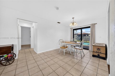 Casa en venta en Sunrise, Florida, 3 dormitorios, 133.5 m2 № 2378846 - foto 9