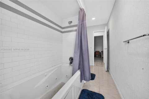 Casa en venta en Sunrise, Florida, 3 dormitorios, 133.5 m2 № 2378846 - foto 22